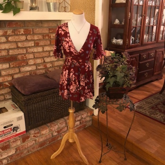 SHEIN Other - •NWOT• Burgundy Floral Romper